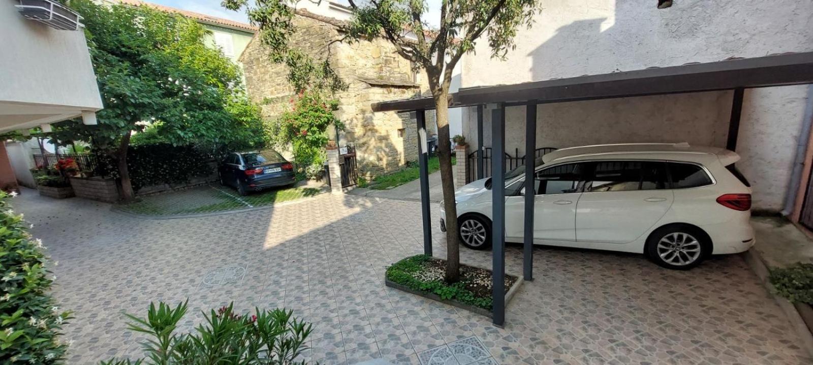 Apartma Mimi Dekani Luaran gambar