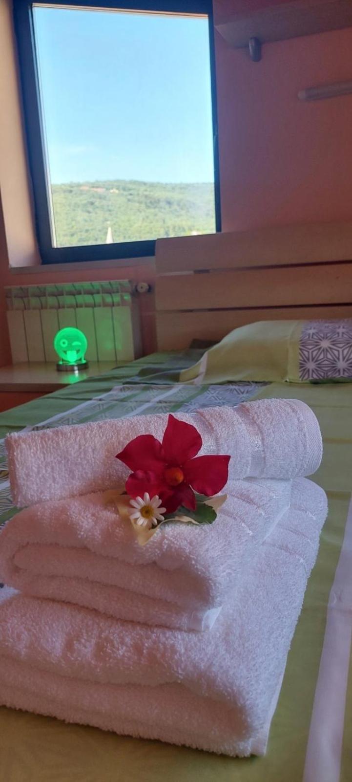 Apartma Mimi Dekani Luaran gambar