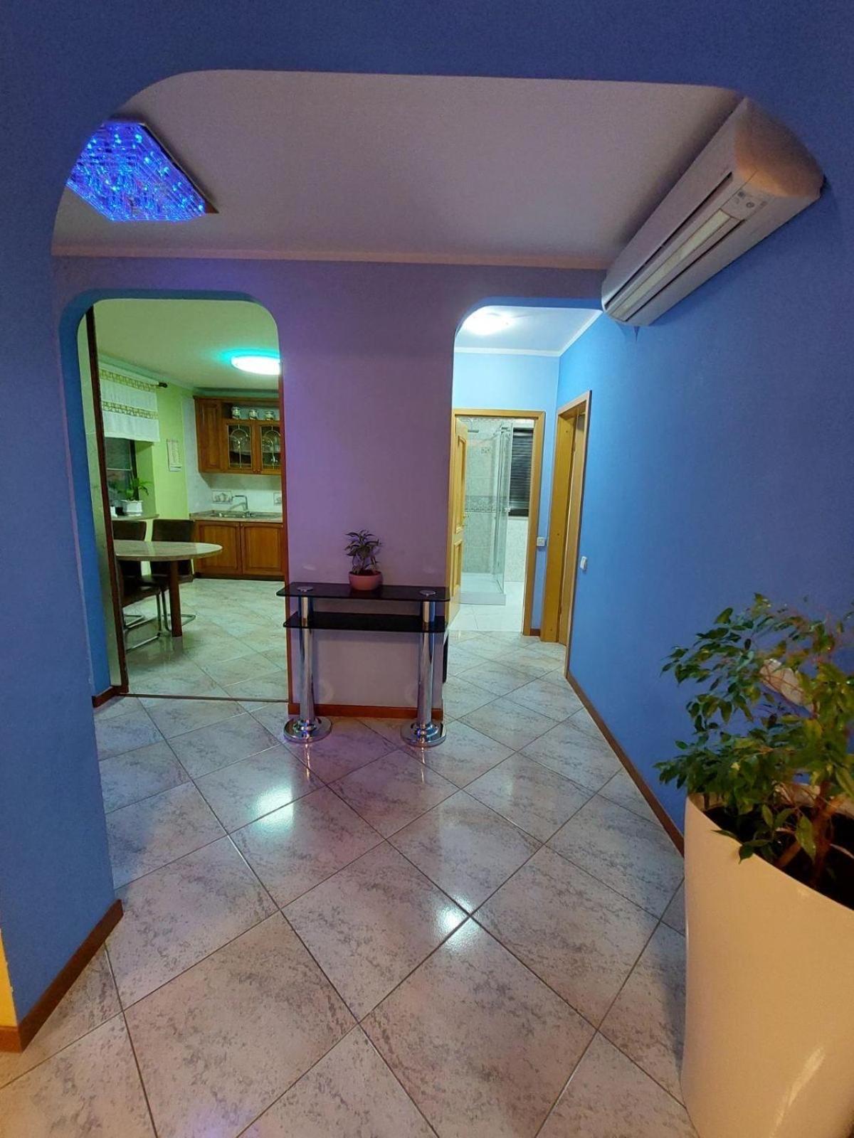 Apartma Mimi Dekani Luaran gambar