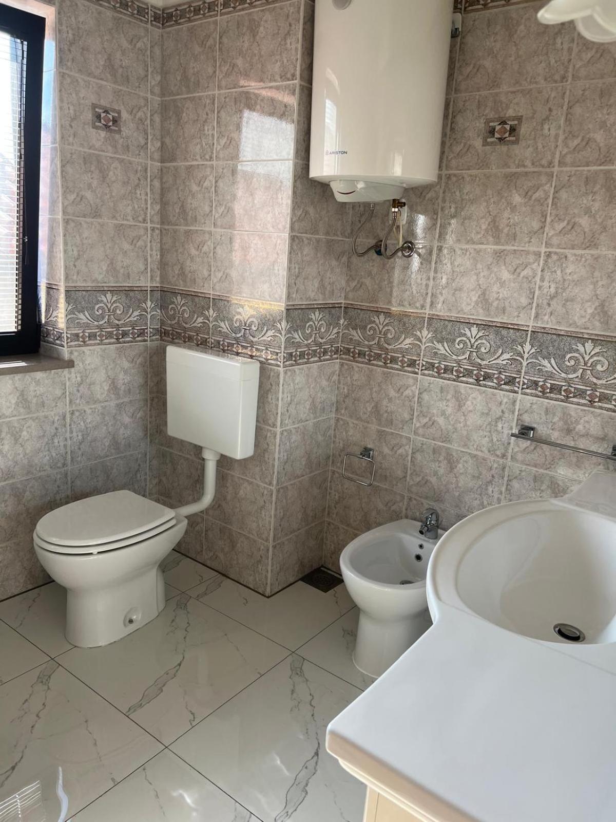 Apartma Mimi Dekani Luaran gambar